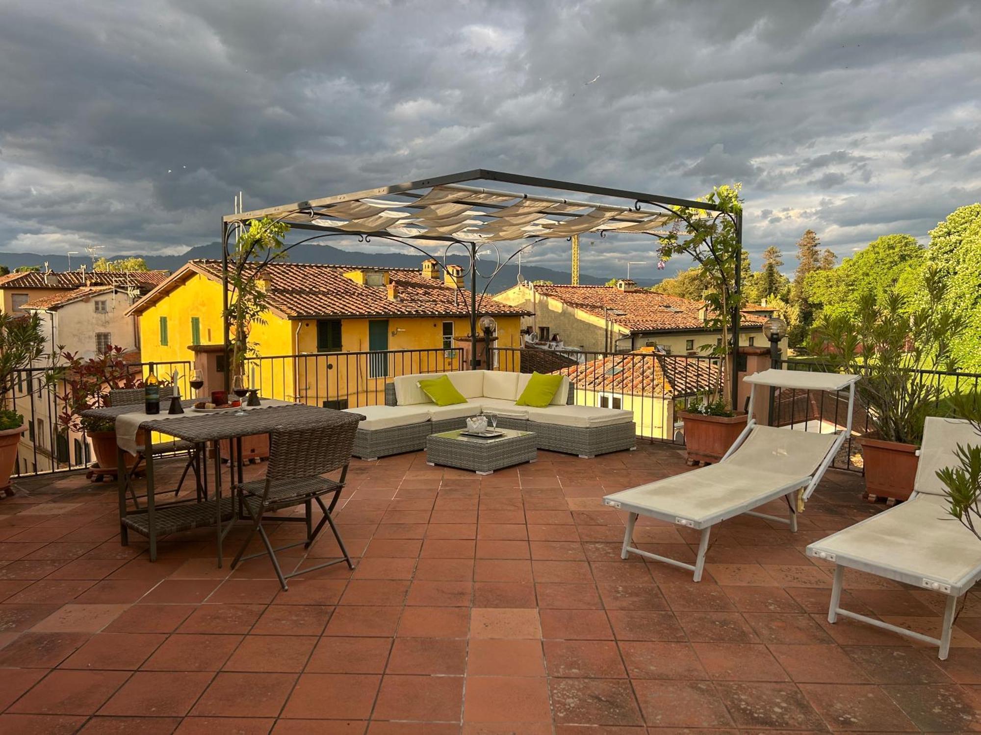 La Terrazza Fra Le Torri Apartment Lucca Exterior foto