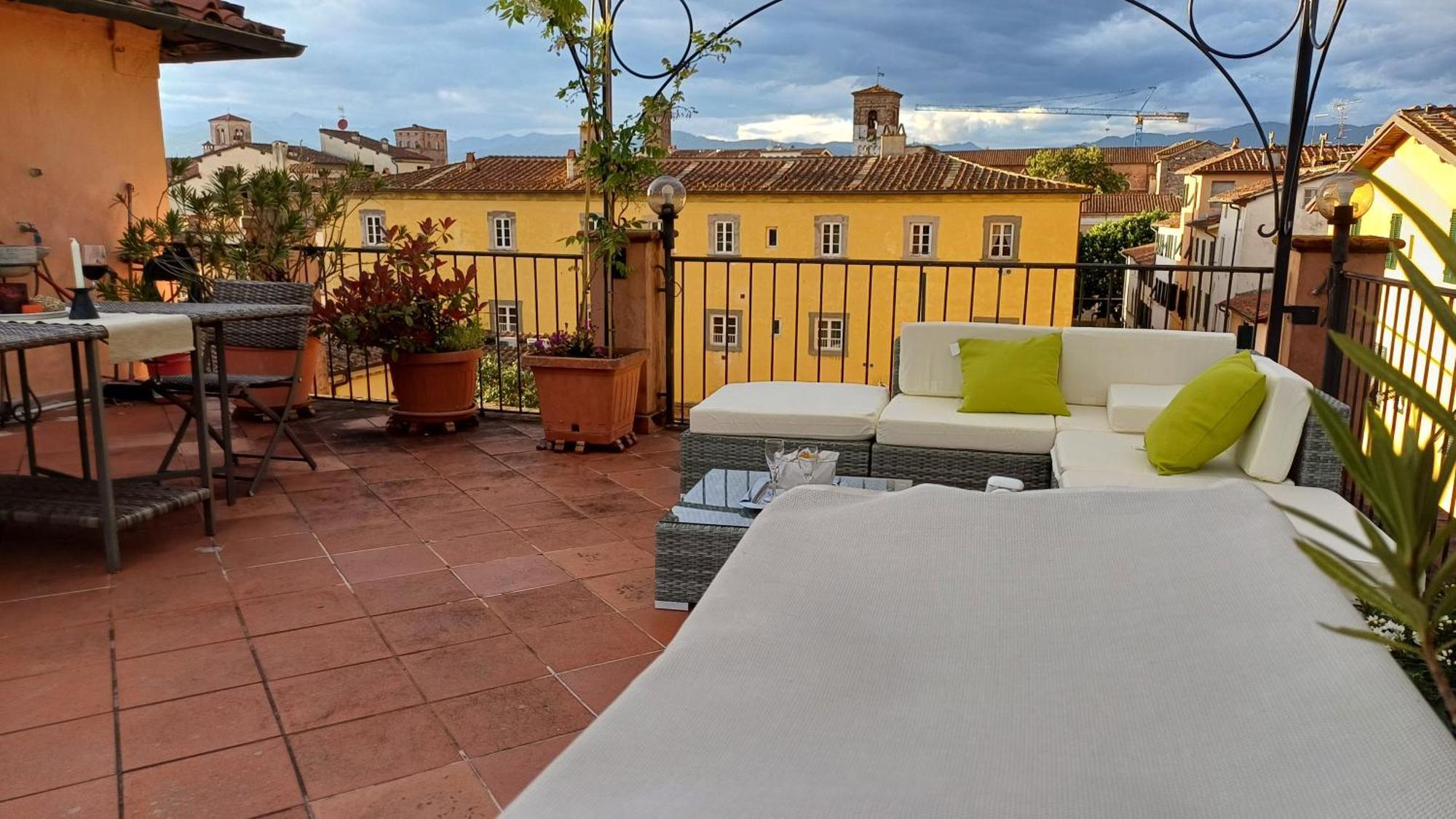 La Terrazza Fra Le Torri Apartment Lucca Exterior foto